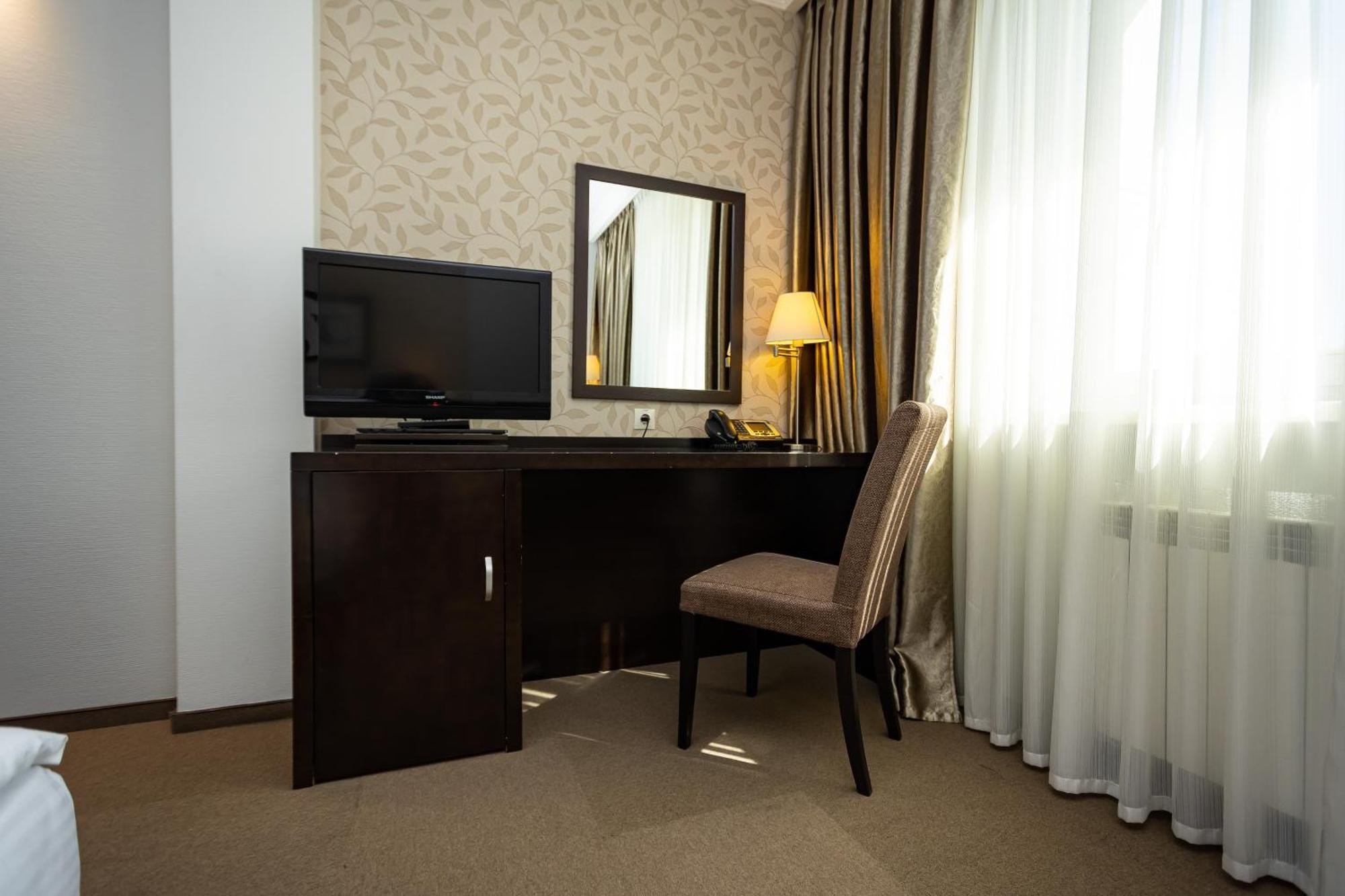 Riverside- Hotel And Mice Cernihiv Exterior foto